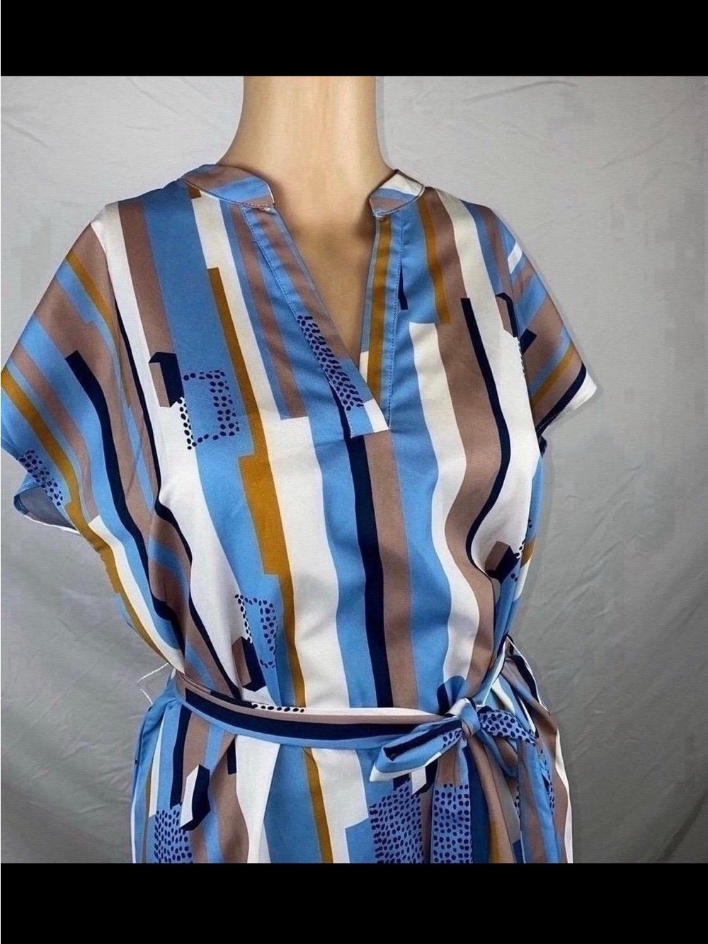 Blouse - Picture 2 of 12